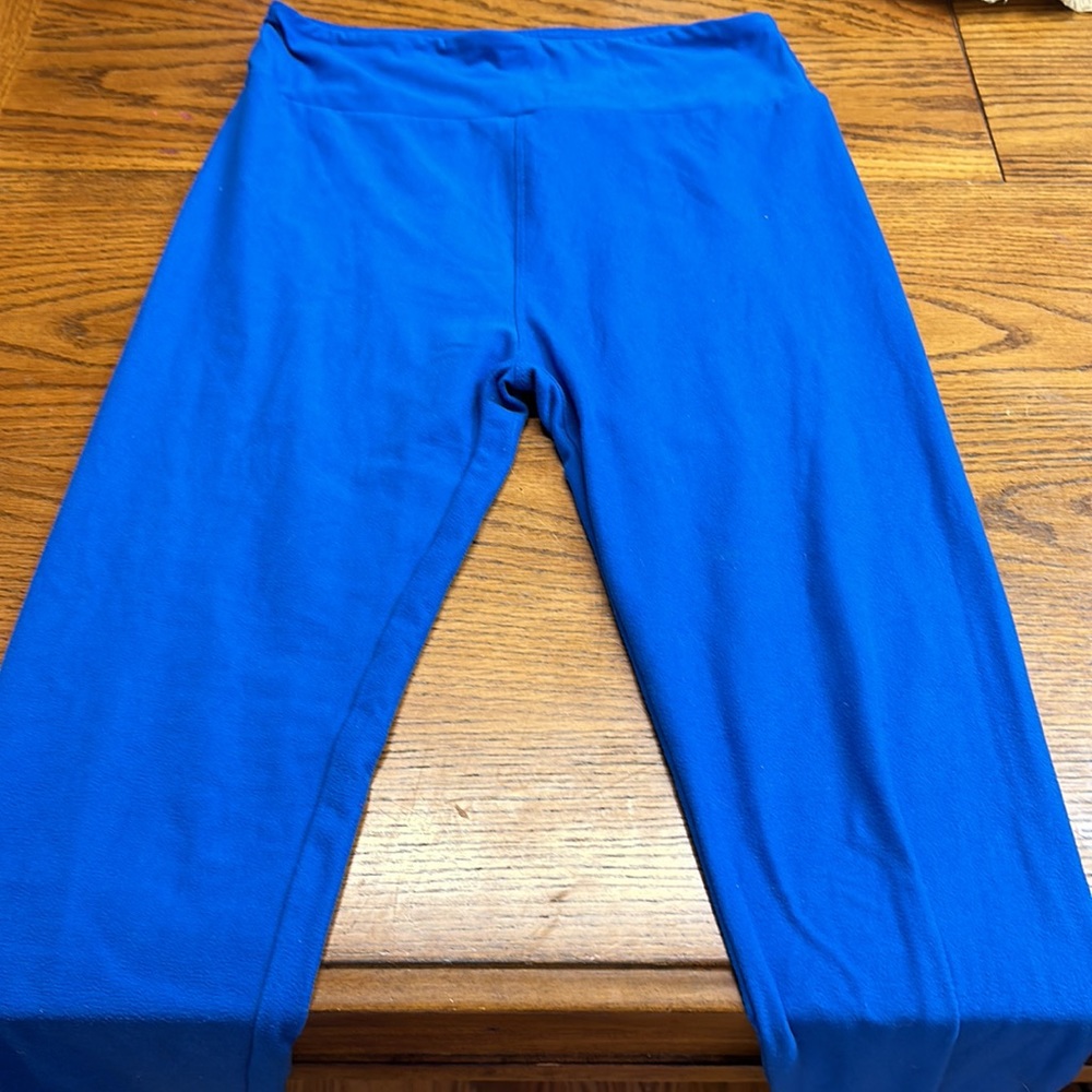 Lularoe one size leggings - Picture 2 of 4